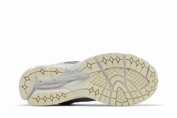 Comfort Function Cushioned 1906R The Basement Silver