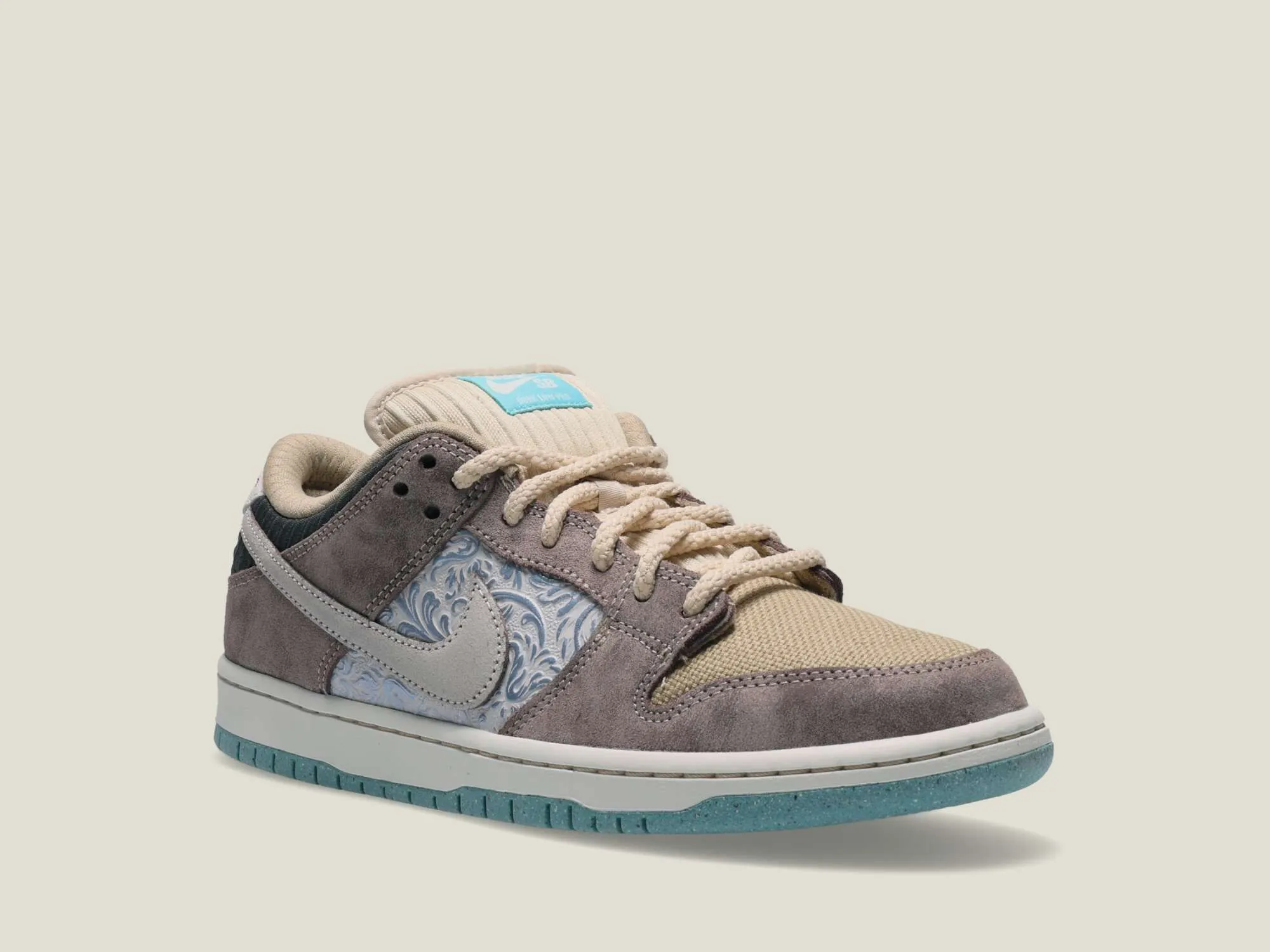 Nike SB Dunk Low Big Money Savings Neutral Tones Traction Control