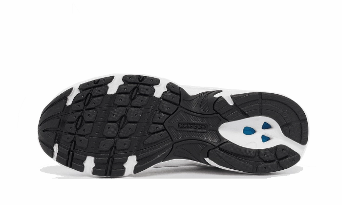 Modern Cushioning Seamless Upper Engineering 530 White Silver Green