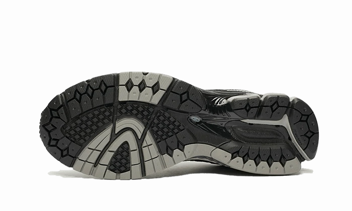 New Balance 860 Black Silver Minimalist Lacing Ethically Sourced Materials