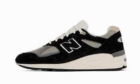 Hiking Shoes 990 v2 Made In USA Black