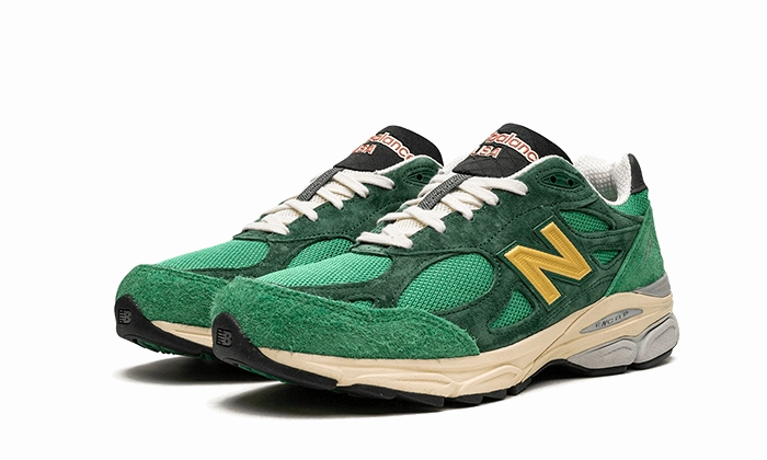 Fashion-forward materials Airflow Enhanced Tongue New Balance 990 V3 MiUSA Teddy Santis Green Gold