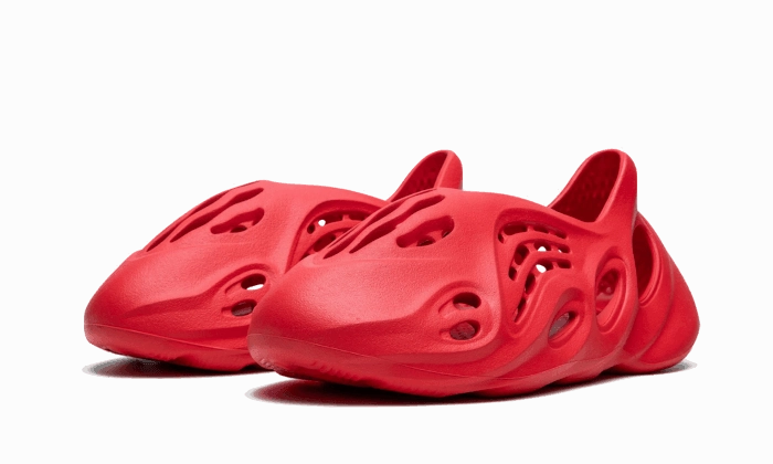Fashionable Look Yeezy Foam RNNR Vermillion