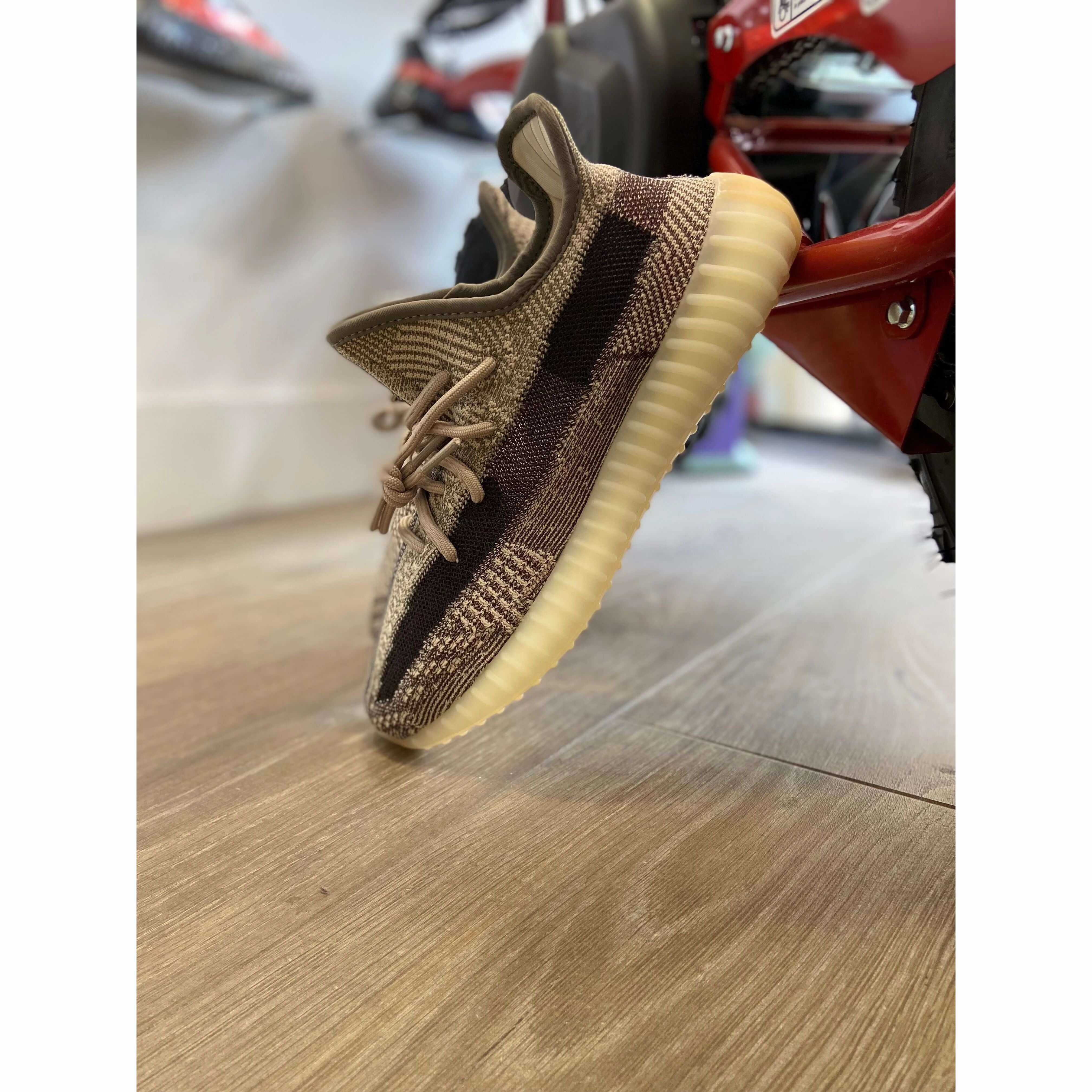 Elastic Material Adidas Yeezy Boost 350 V2 Zyon