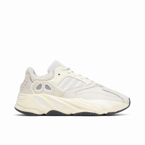 Street Move Save Step Adidas Yeezy Boost 700 Analog
