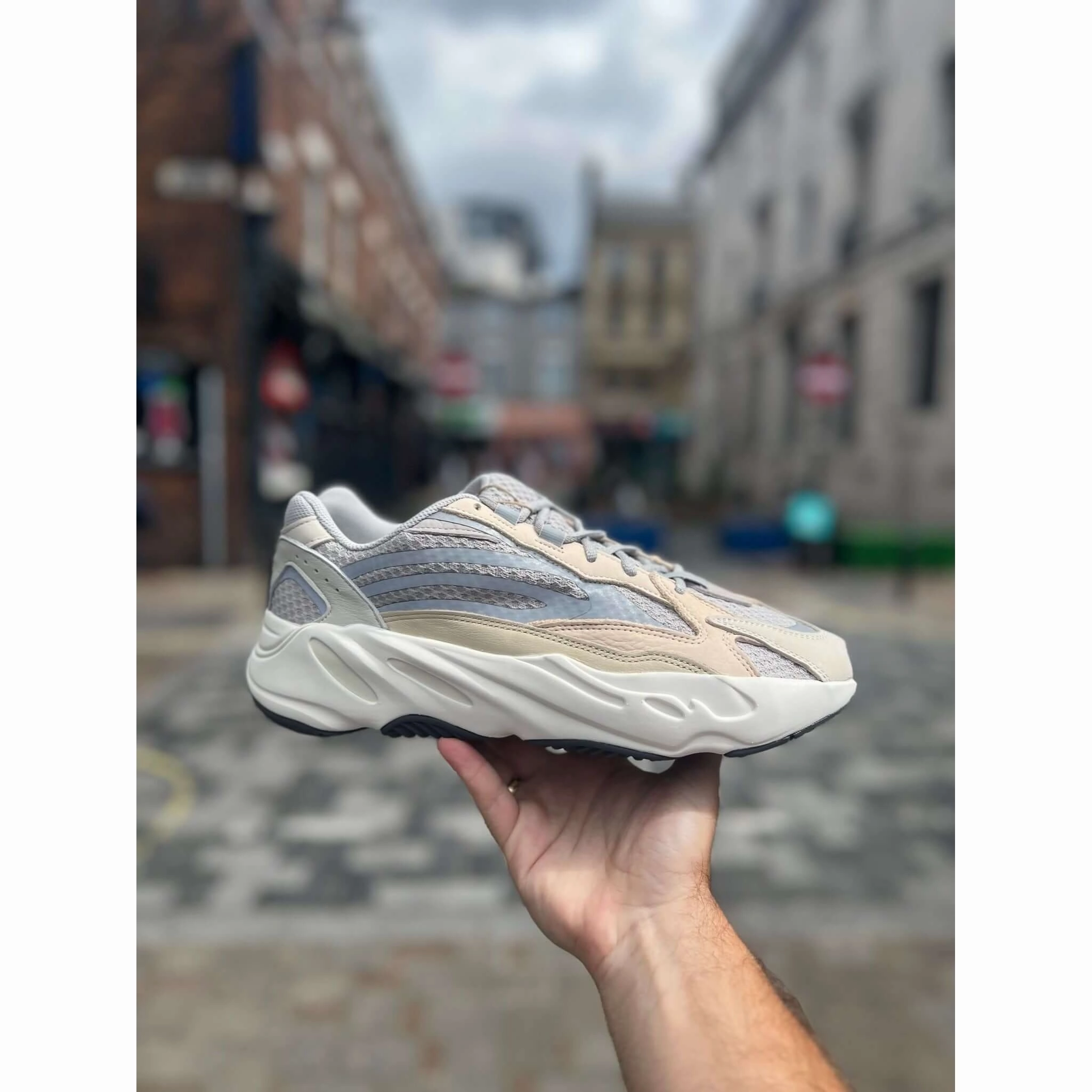 Adidas Yeezy Boost 700 V2 Cream Air Comfort Travel Choice
