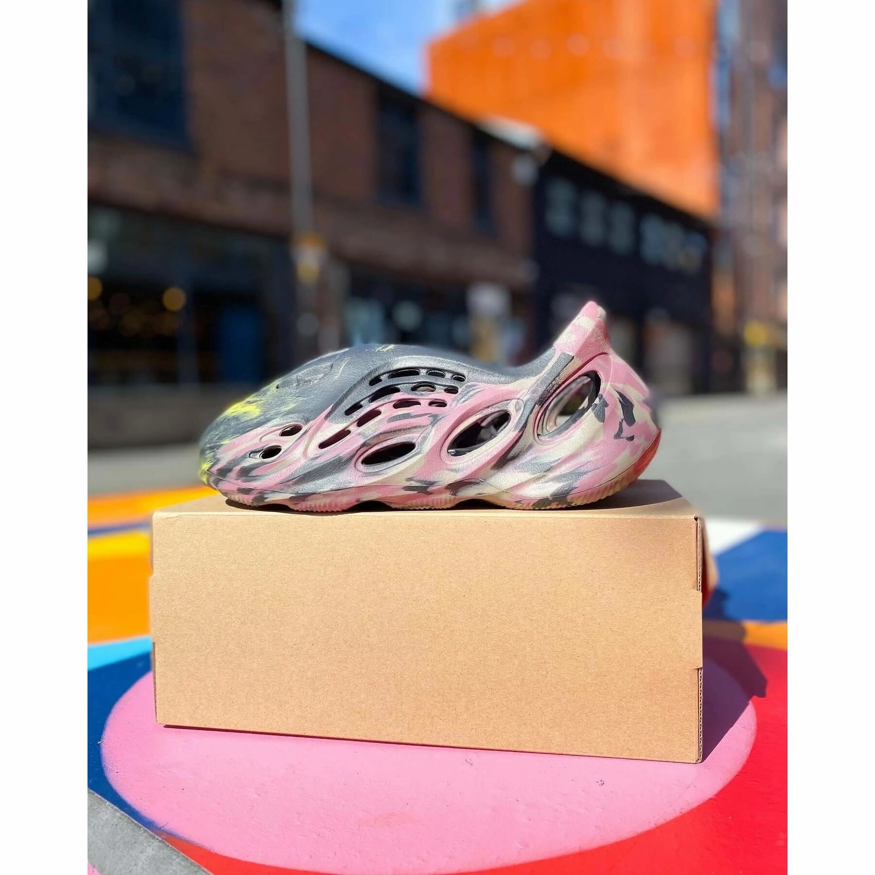 adidas Yeezy Foam RNR MX Carbon Foot Relax