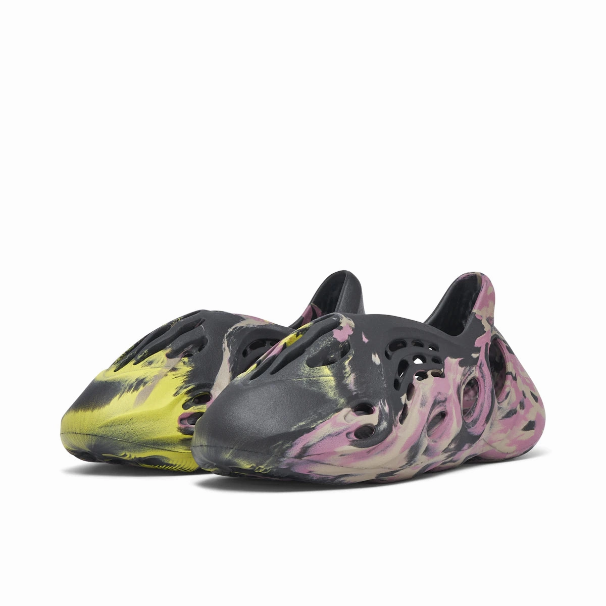 Chic Accent adidas Yeezy Foam RNR MX Carbon