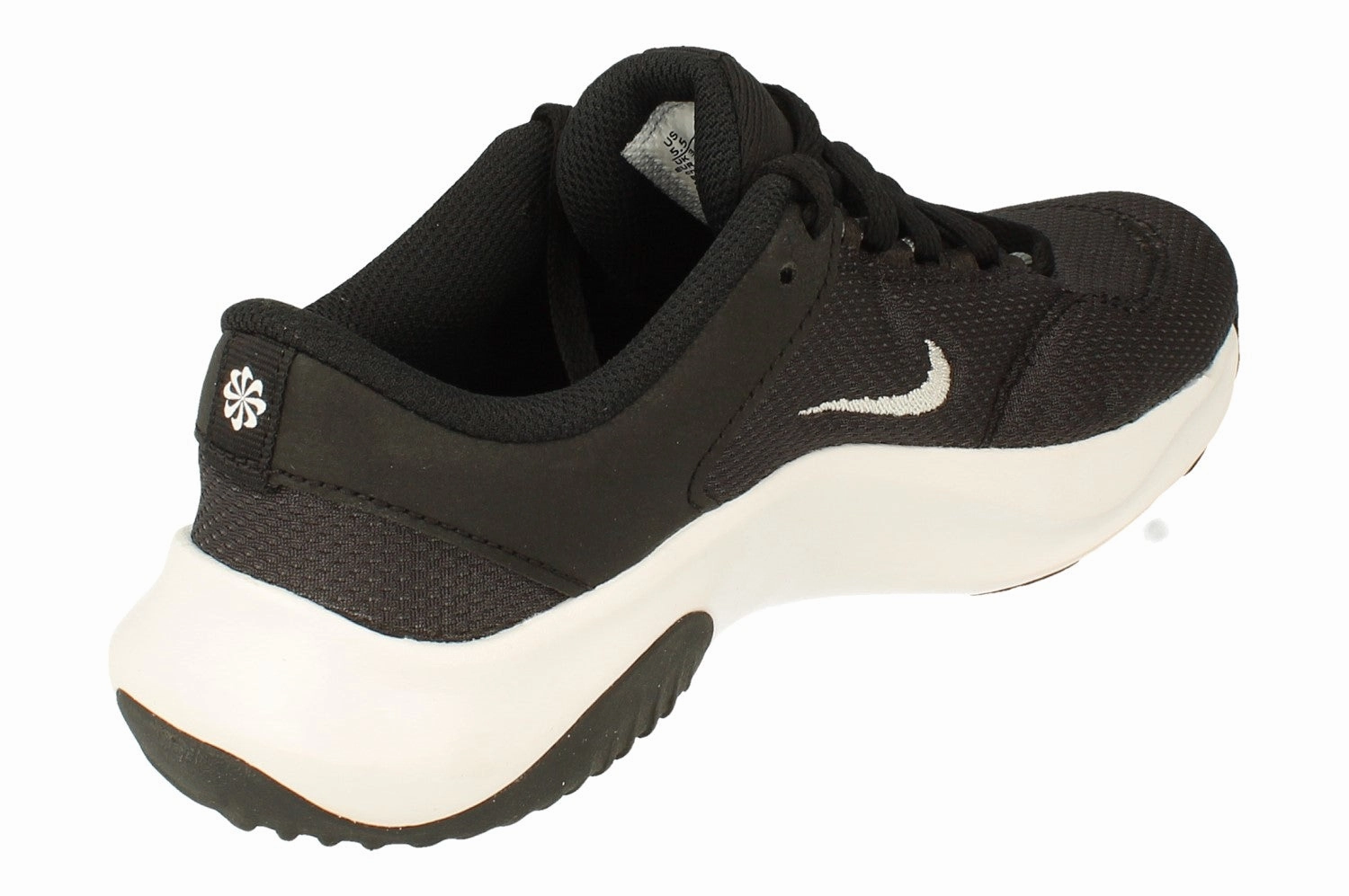running in oval tracks shoes Nike Womens Legend Essential 3 NN DM1119 001