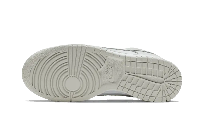 cold Dunk Low Photon Dust