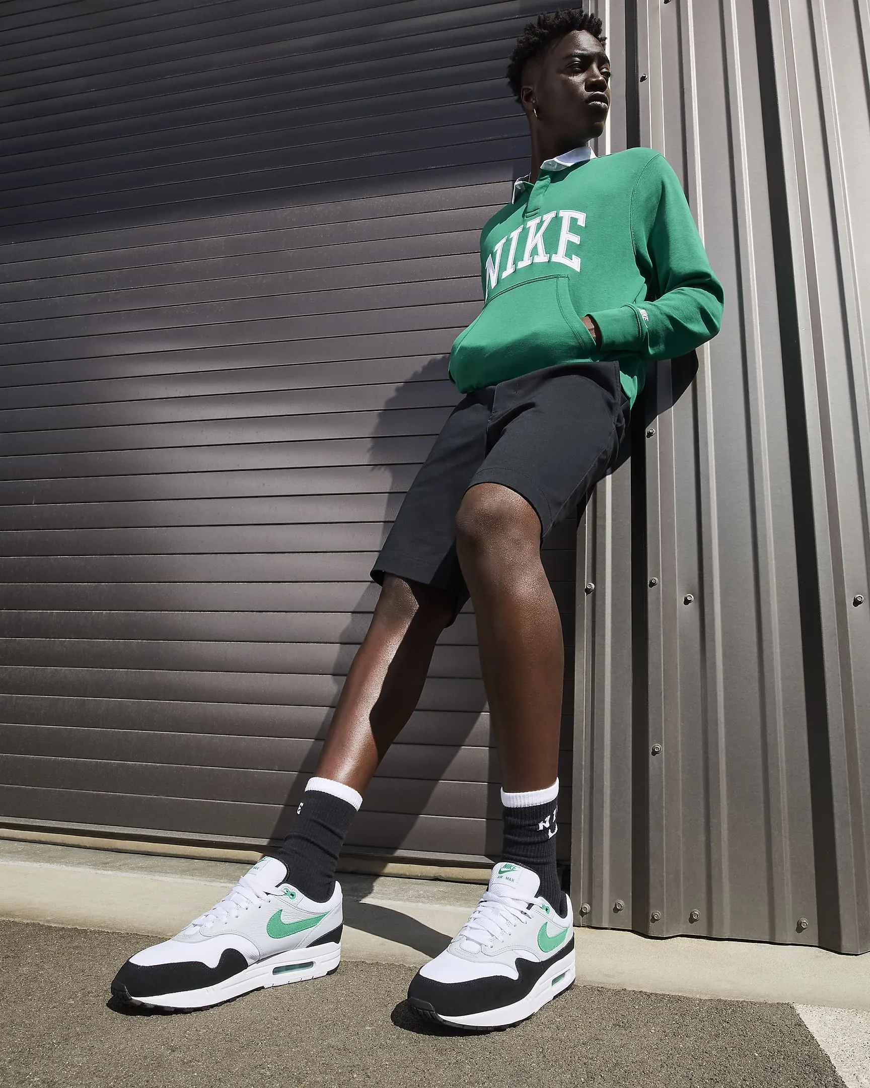 Urban Look Breathable Vamp Nike Air Max 1 FN6952-100