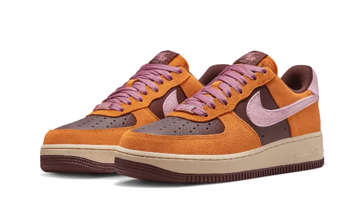 Visible in Dark seasonal - themed running gear Air Force 1 Low Magma Orange