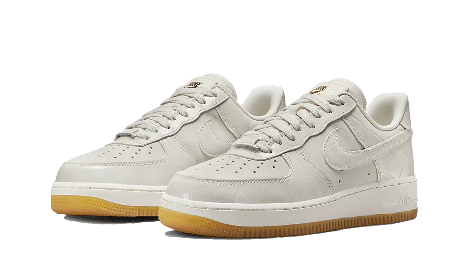 medium widths flexible sole shoes Air Force 1 Low Phantom Croc