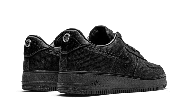 running posture Air Force 1 Low Stussy Black