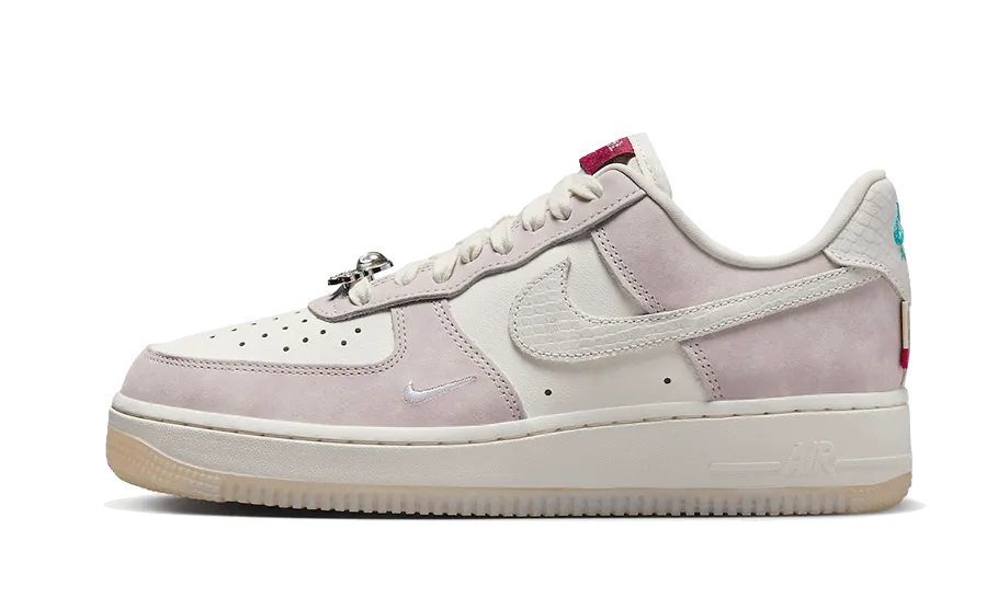 sporty shoe appeal running in a fen area shoes Air Force 1 Low Year of the Dragon (2024)