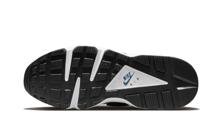 Air Huarache Escape (2021) running in humid weather