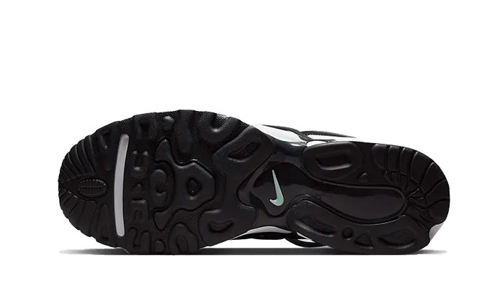 running in a suspension bridge area shoes Air Kukini SE Paint Splatter