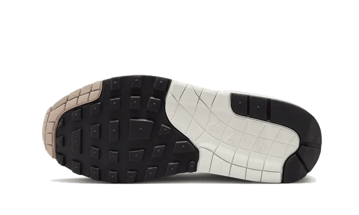 mesh material weekend runner Air Max 1 '87 Volt Suede