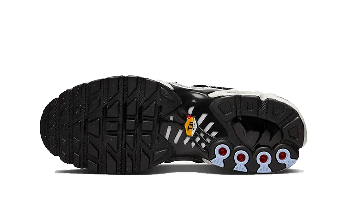 running in cold weather shoes Air Max Plus Lace Toggle Black Grey