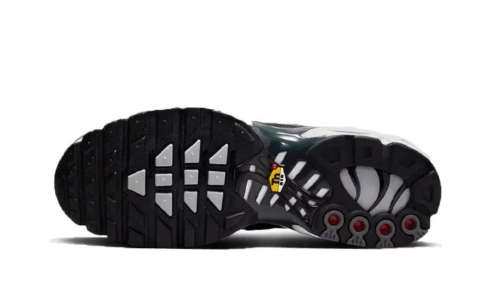 Air Max Plus SE Greyscale Cool Grey grippy sole shoes