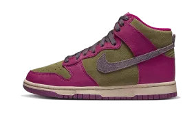 youth shoes Dunk High Dynamic Berry