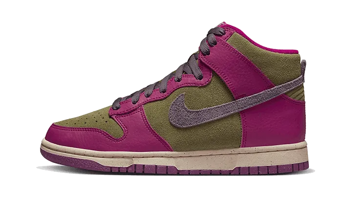 Dunk High Dynamic Berry moisture - wicking shoes