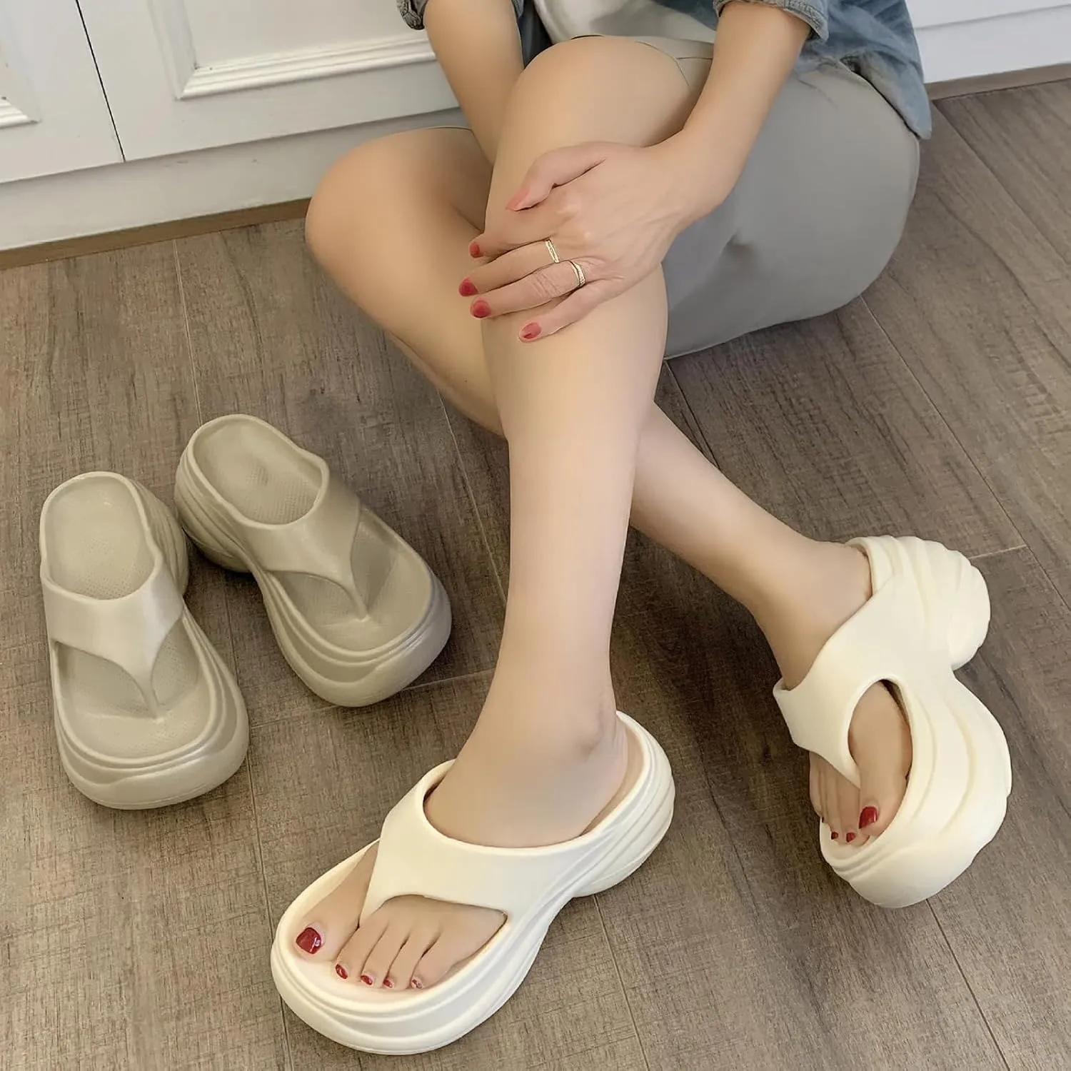 Arch Support Flip Flops for Women Orthopedic Sandals Plantar Fasciitis Relief Comfortable Walking Platform Beach Shoes Non-Slip Lightweight Cushioning Shock-Absorbing Summer Slippers