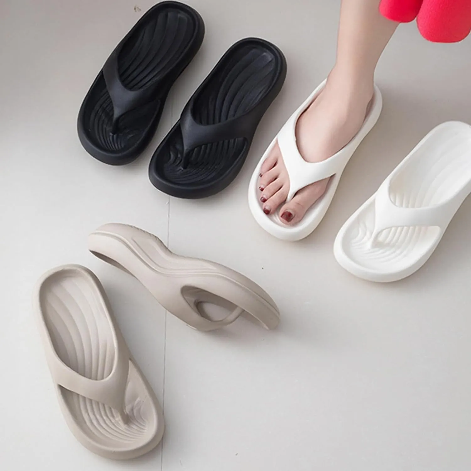 Arch Support Flip Flops for Women Orthopedic Sandals Plantar Fasciitis Relief Comfortable Walking Platform Beach Shoes Non-Slip Lightweight Cushioning Shock-Absorbing Summer Slippers