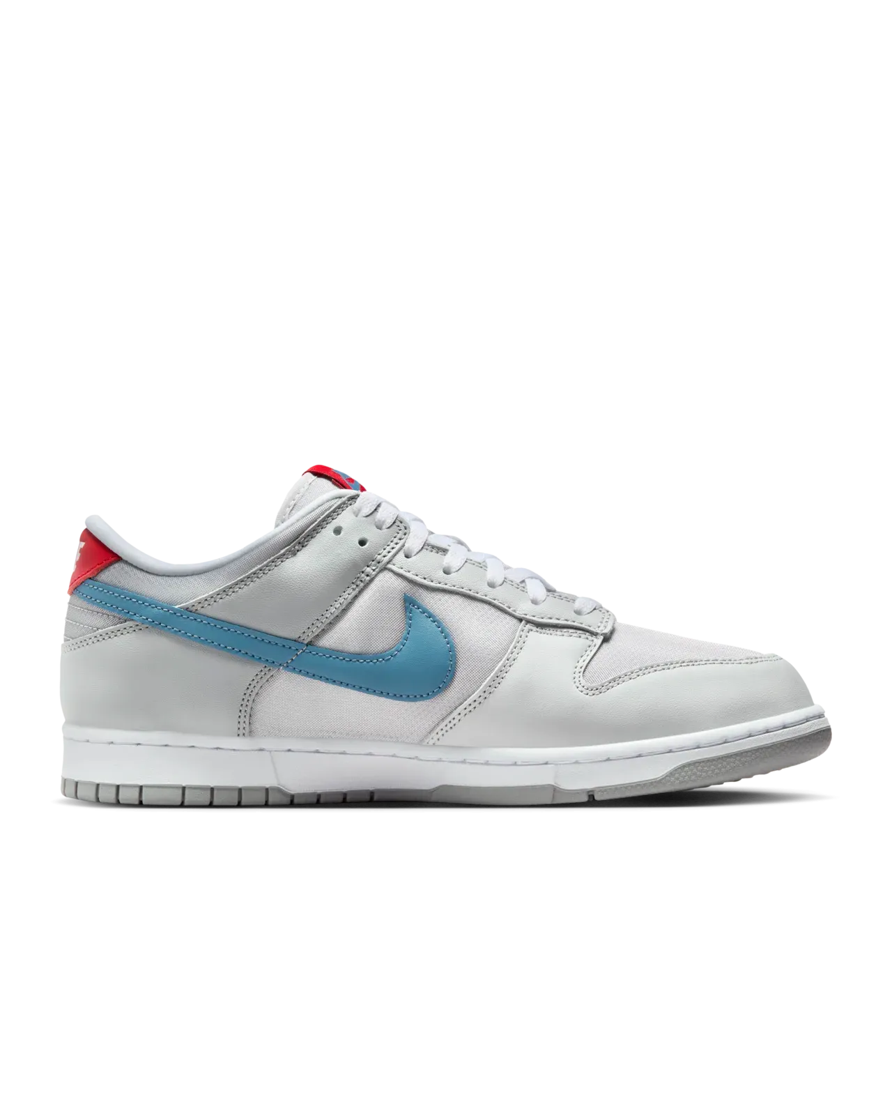 Lightweight Cushioning Casual Appeal Nike Dunk Low "SILVER BLUE"