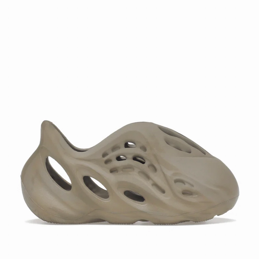 Yeezy Foam RNNR Stone Sage (Infants) Light Look Minimal Edge