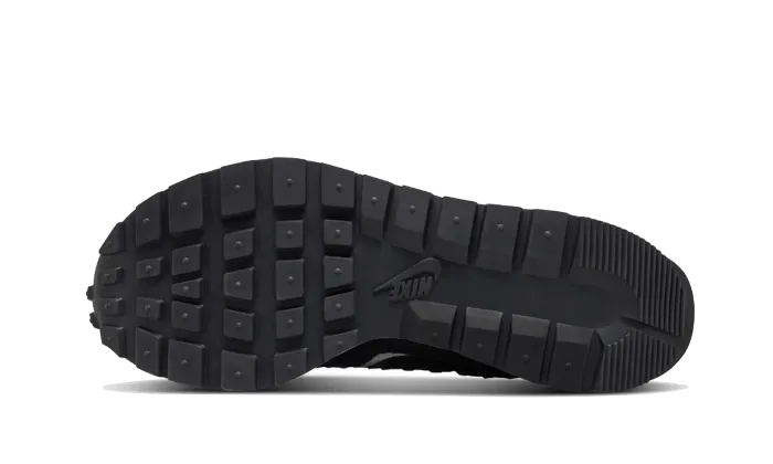 Nike Vaporwaffle Sacai Jean Paul Gaultier Black White Lifestyle Wear
