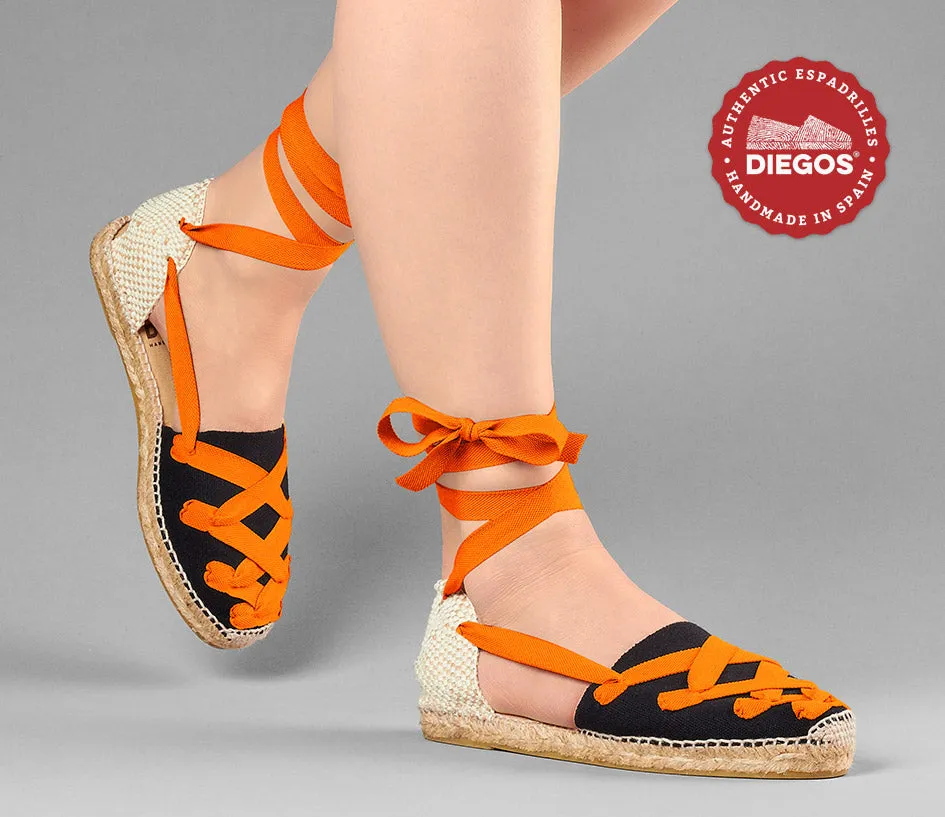 Black flat Lola Pamplona espadrilles