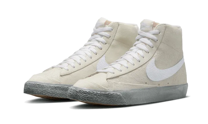 running in dry weather shoes Blazer Mid '77 EMB Summit White