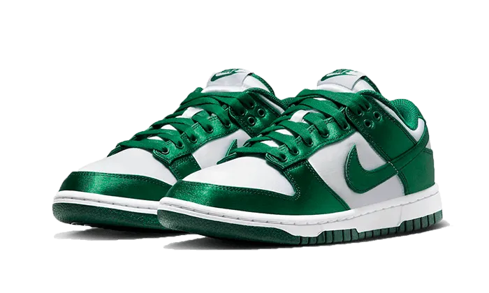 Everyday Form Nike Dunk Low Satin Green