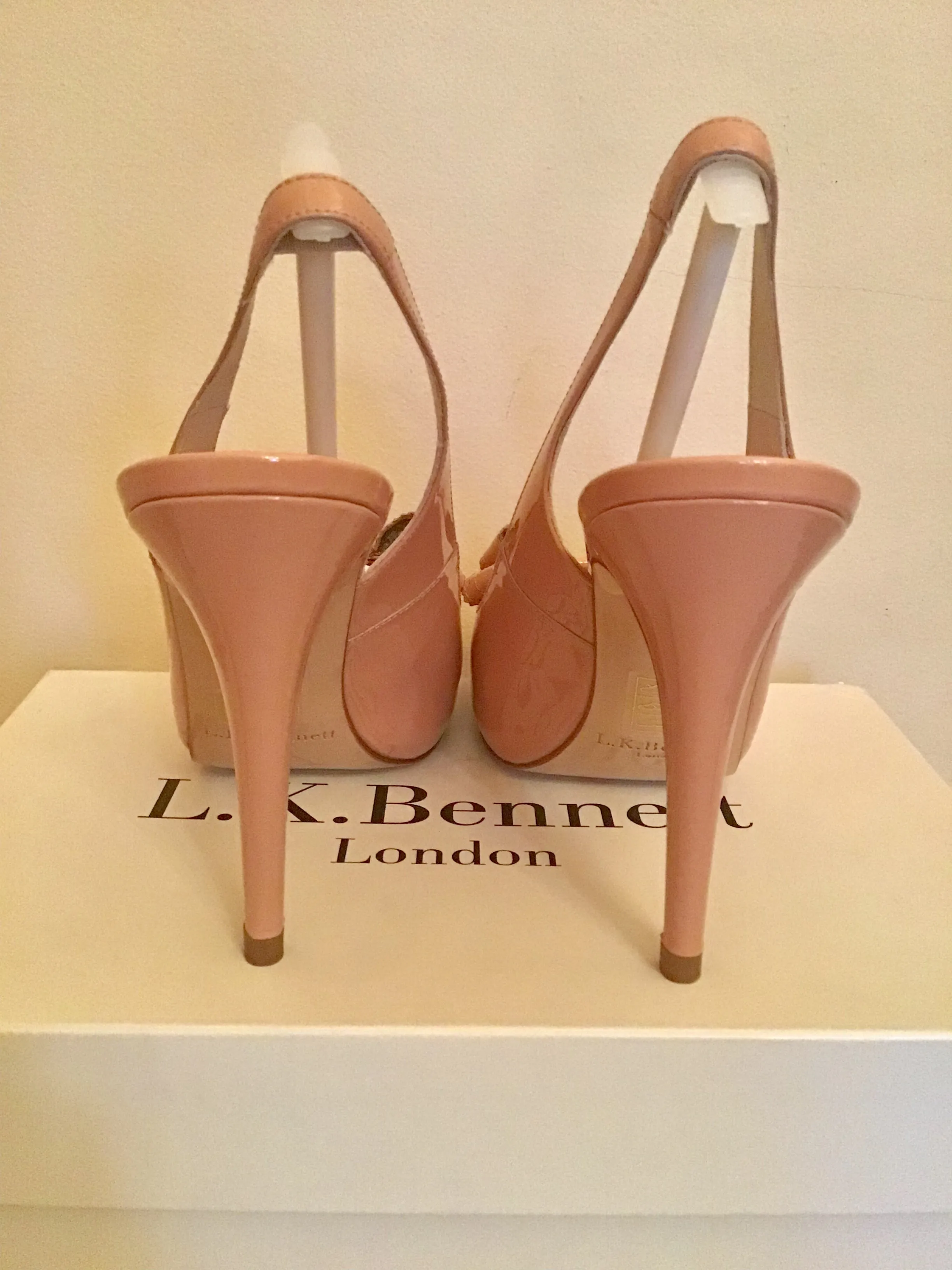 BRAND NEW LK BENNETT PACIFIC BLUSH PINK PATENT LEATHER PEEPTOE SLINGBACK HEELS SIZE 7/40