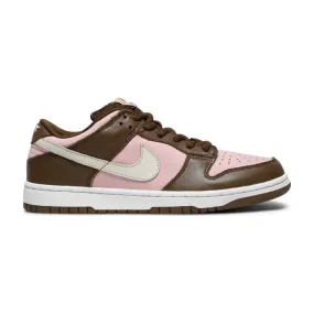 Adventure Running Nike SB Dunk Low Stussy Cherry