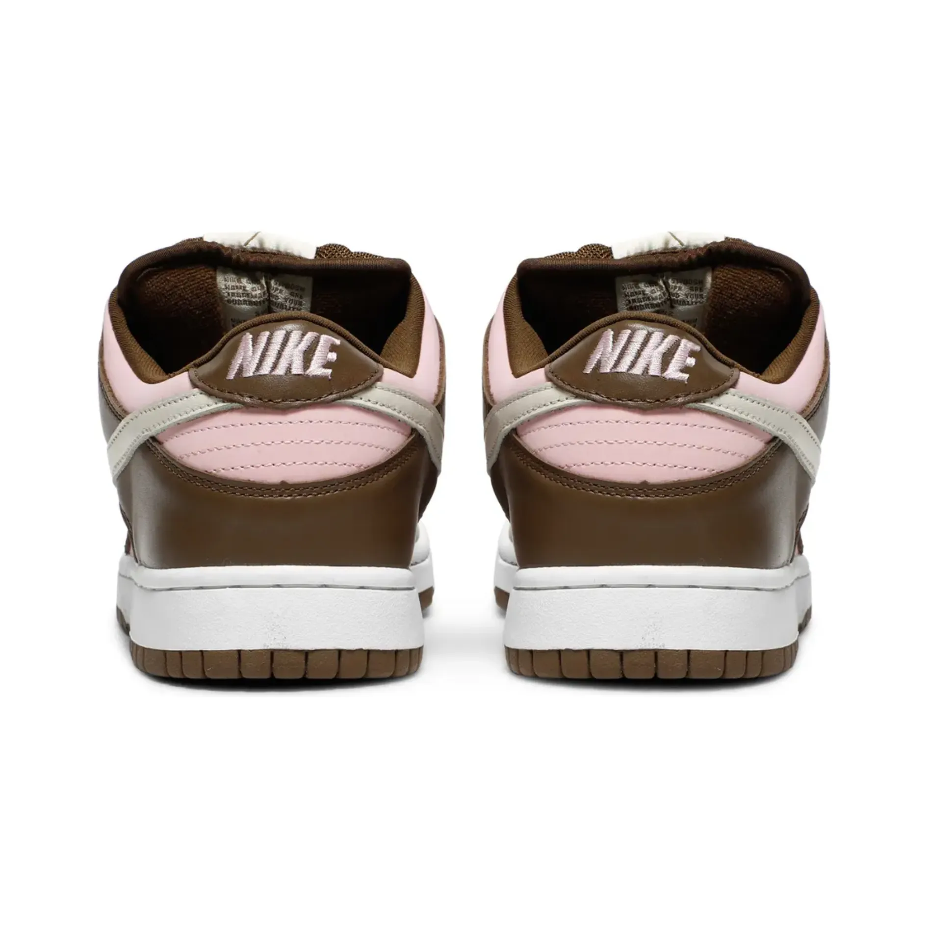 Hilly Running Casual runner Nike SB Dunk Low Stussy Cherry