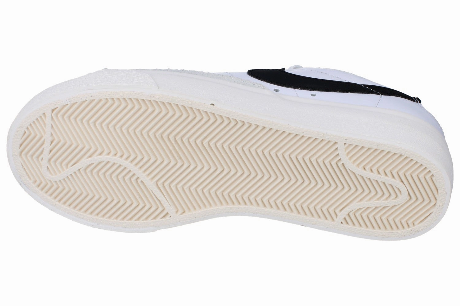 maximalist gender - specific shoes Nike Womens Blazer Low Platform Trainers Dj0292  101