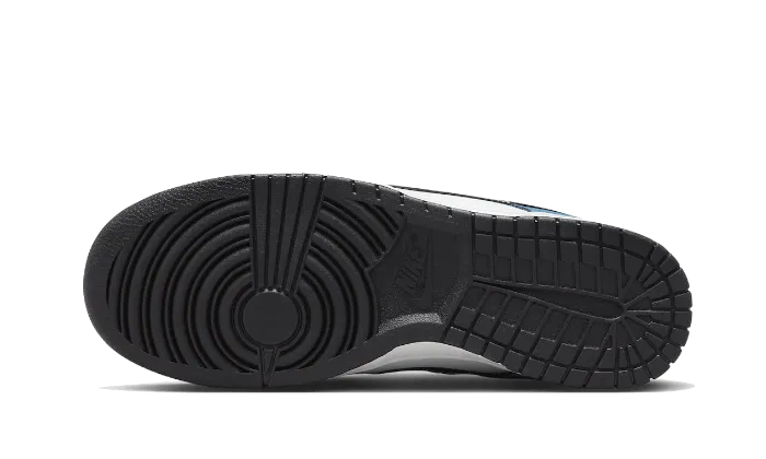 Nike Dunk Low Airbrush Industrial Blue Exclusive Look evening walk