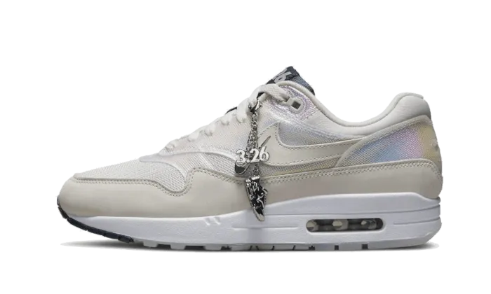 Air Max 1 La Ville Lumire running in humid weather