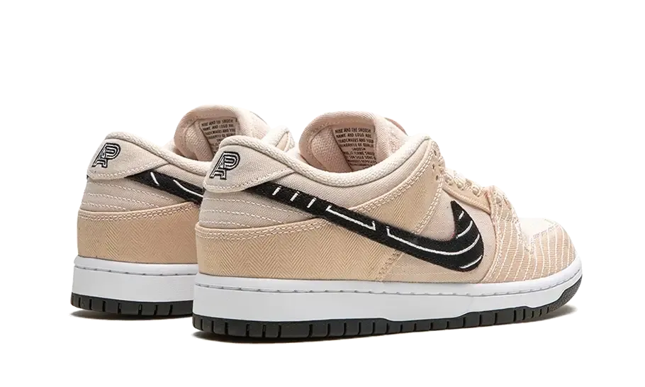 SB Dunk LowAlbino & Preto endurance building Cushioned - tongue