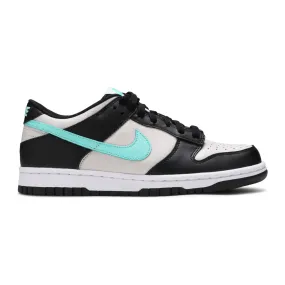 running on a wooden track shoes indoor - friendly Nike Dunk Low Light Bone Tropical Twist (GS)
