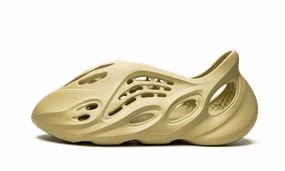 Yeezy Foam RNNR Sulfur Trendy Fit