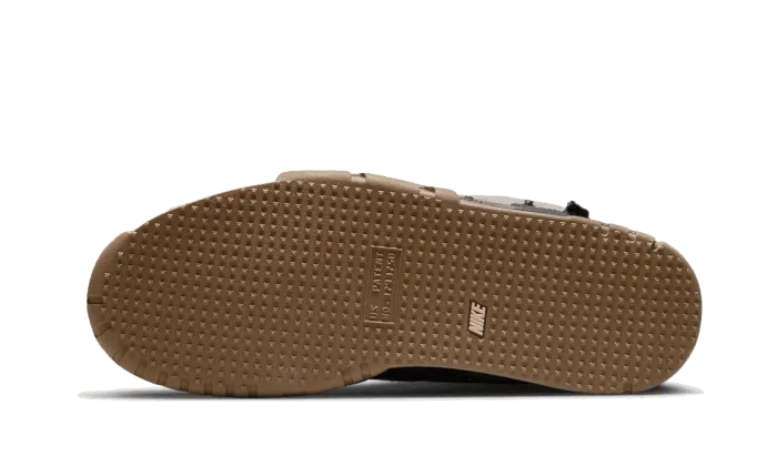 Stable base BreathableMesh Air Trainer 1 SP Travis Scott Wheat