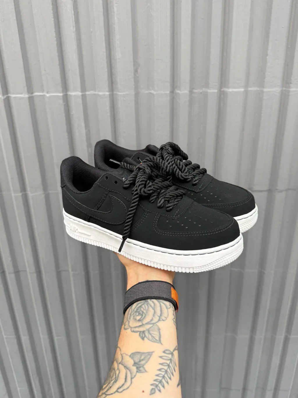 Nike Air Force 1 Preto/Branco Water Resistant Build