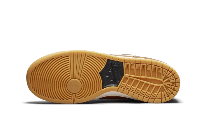 Commuter Ready Nike Nike SB Dunk Low Pro Dark Russet