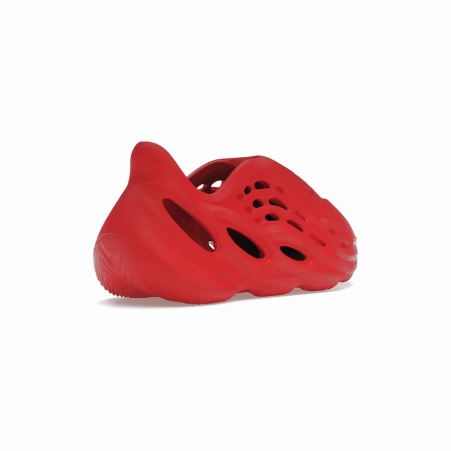 Yeezy Foam RNNR Vermillion (Kids) Trip Pic