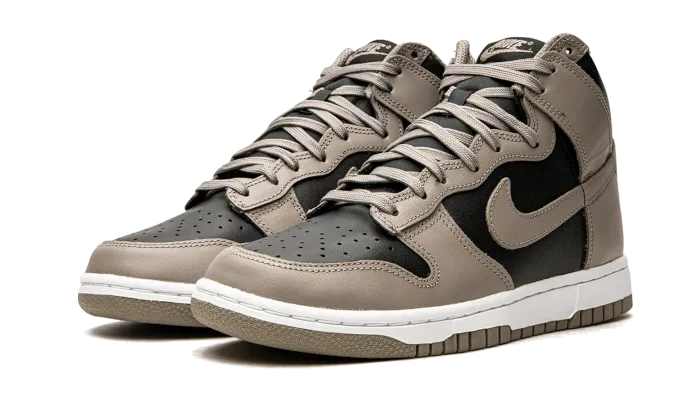 Nike Dunk High Moon Fossil Lightweight Material Off-Road Ready