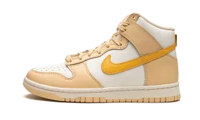 Comfortable Heel Cup Reflective - details Dunk High Pale Vanilla