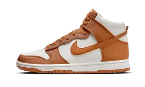 winter shoes Stability Pad Dunk High Satin Curry
